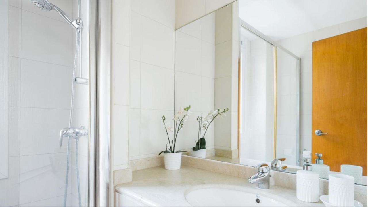 Bonito Duplex Con Piscina En Barcelona&Playa Apartment Tiana Luaran gambar