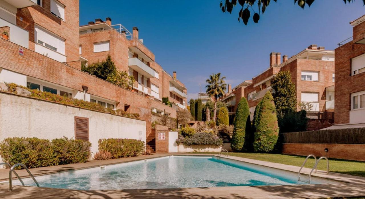 Bonito Duplex Con Piscina En Barcelona&Playa Apartment Tiana Luaran gambar