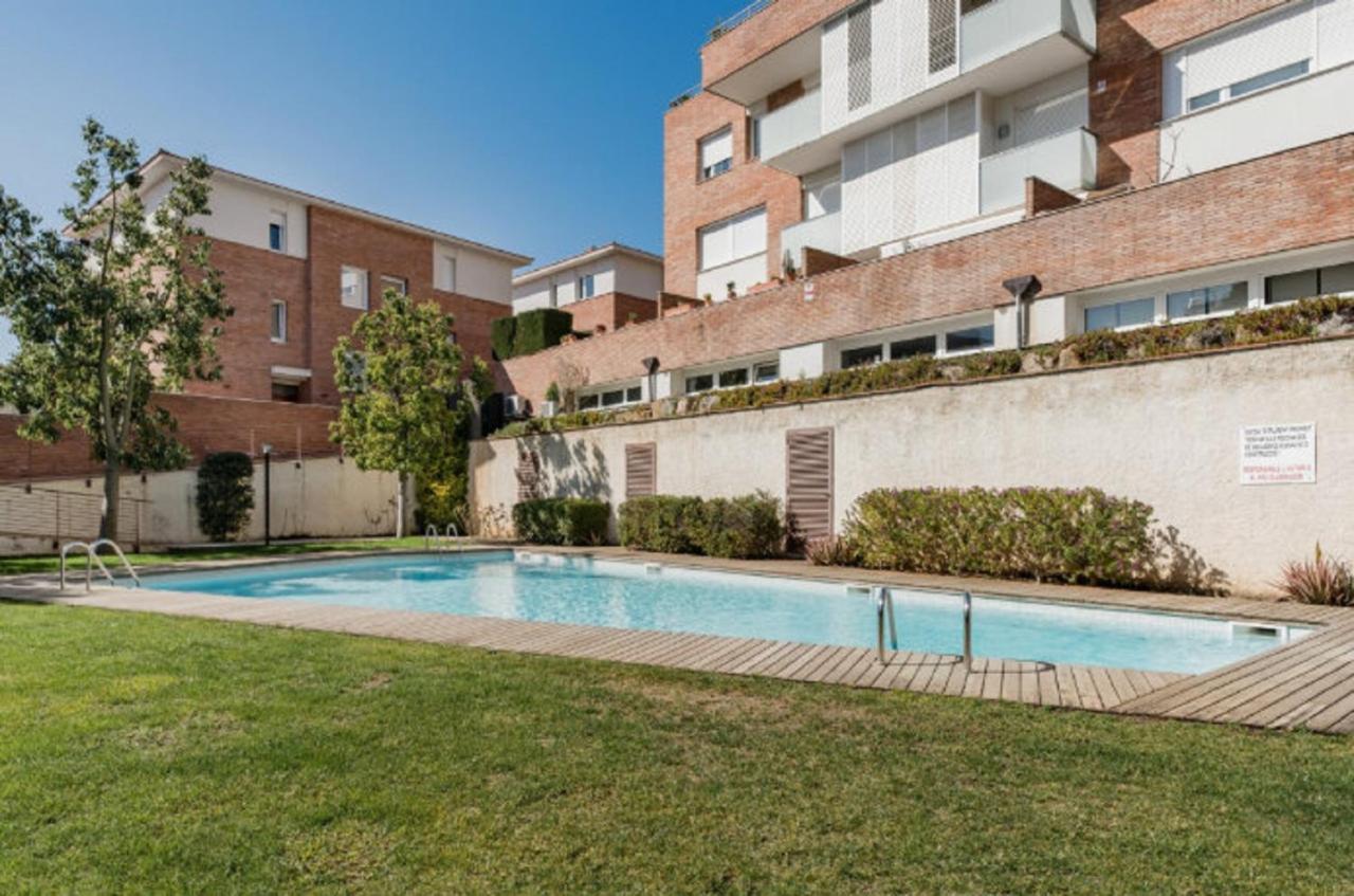 Bonito Duplex Con Piscina En Barcelona&Playa Apartment Tiana Luaran gambar